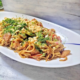 肉なしʘ⁠‿⁠ʘ白菜とイカフライ焼きそば